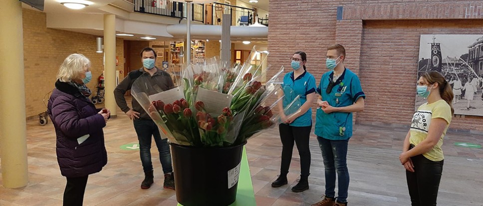 Hartverwarmende tulpen voor Het Dijkhuis