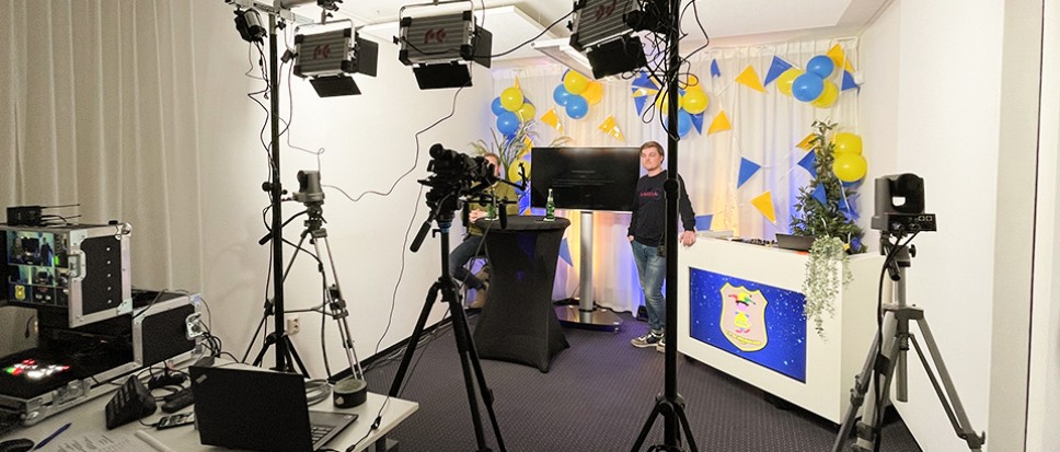 Melbuulkes vieren 44 jaar online