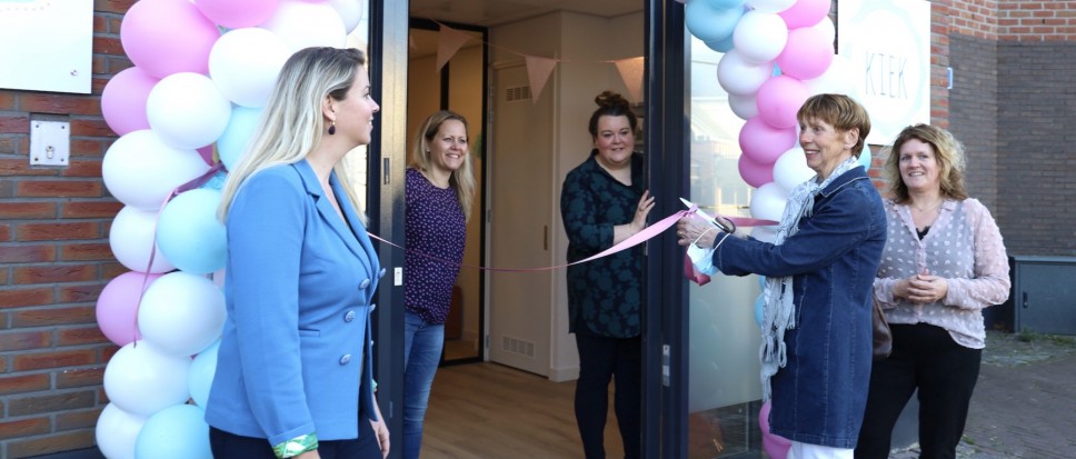 Truus Voortman opent Natal & Kiek