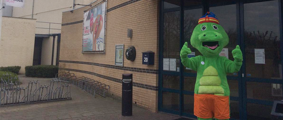 Oldenzaal gooit reddingsboei uit naar zwembad Borne