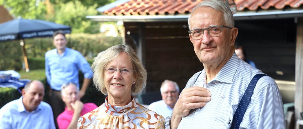 Bijtje voor oud-bestuursleden Borne-Rheine