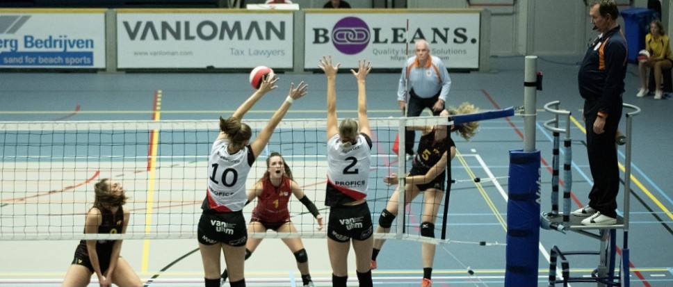 Dames Apollo 8 winnen van VV Utrecht