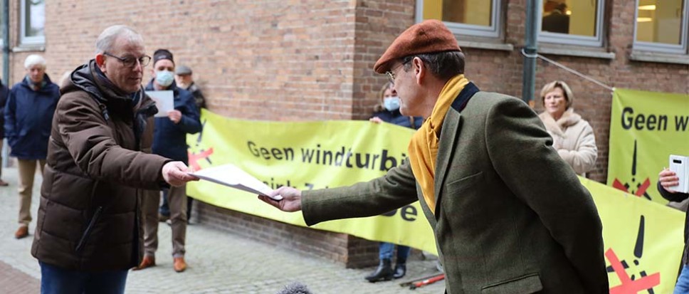 3.500 handtekeningen tegen Hengelose windturbines