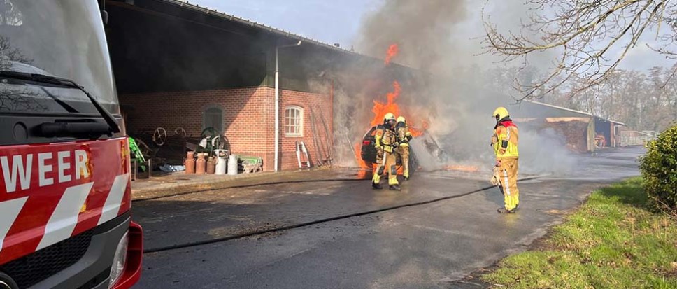 Auto uitgebrand aan 5e Hemmelhorst