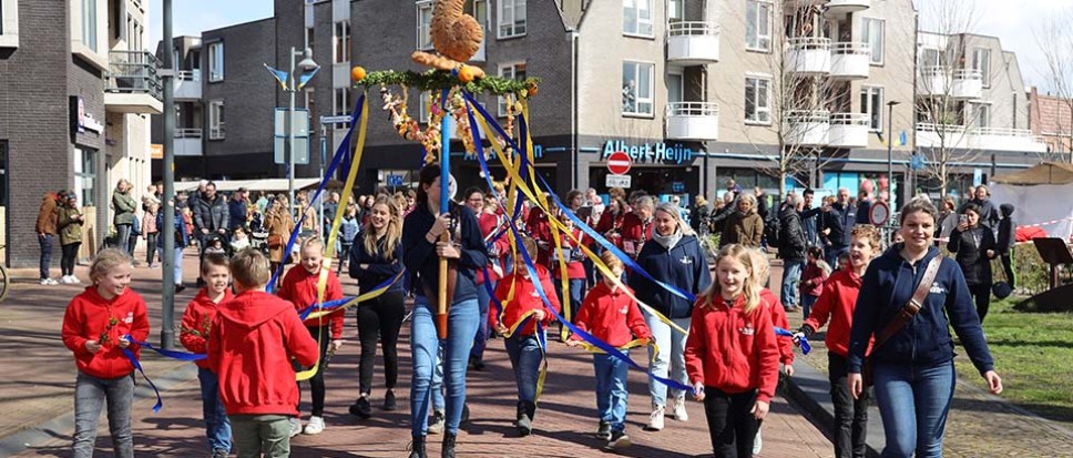 Palmpasenoptocht trekt veel deelnemers en kijkers