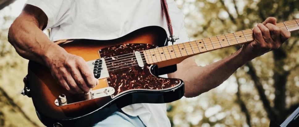 Spelenderwijs je gitaar onder de knie krijgen?