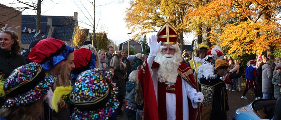 Feestelijk welkom voor Sinterklaas in Zenderen