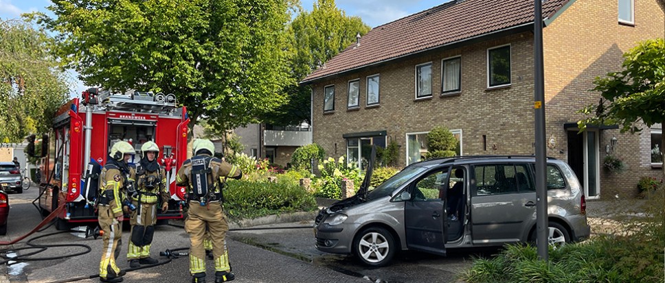 Autobrand aan de Kalanderstraat