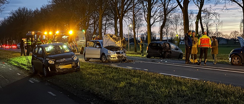 Meerdere auto’s betrokken bij ongeval N743