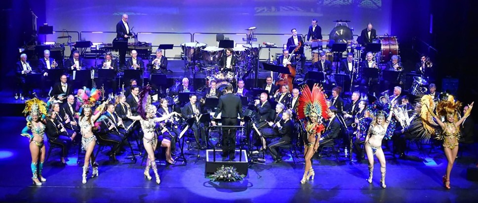 Nederlands Douane Orkest brengt Queen naar Hertme