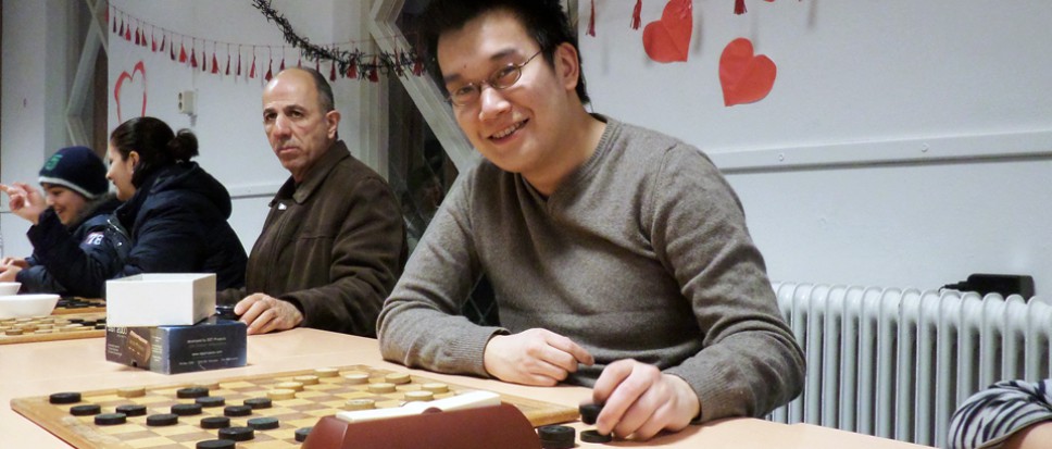 Yuen Wong overeind in slijtageslag