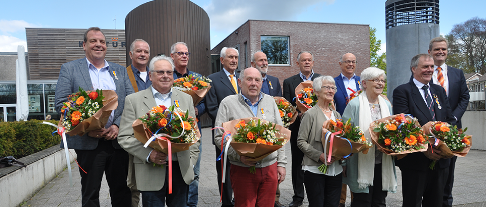 Het regent lintjes in Borne