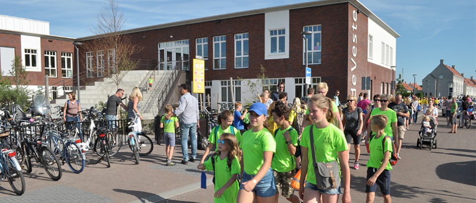 Derde etappe avondvierdaagse start bij De Veste