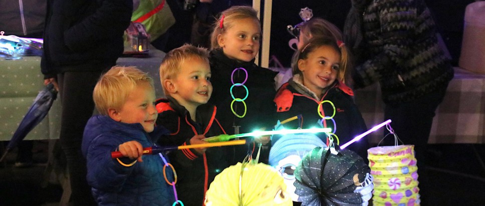 Natte lampionoptocht Stroom-Esch