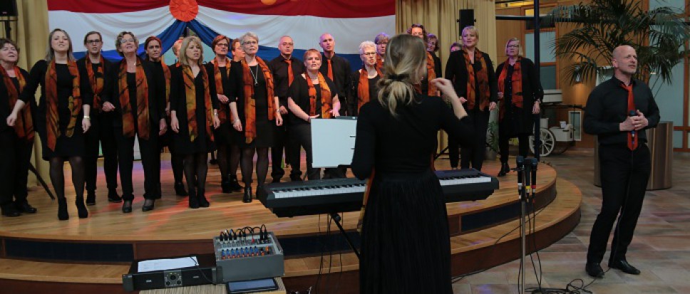 Gospelkoor Celebration zingt