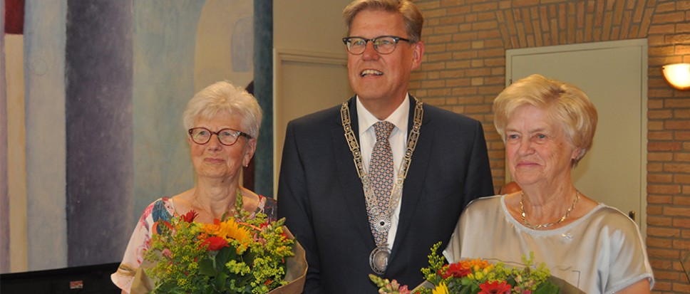 Bijtjes voor Riet Koehorst en Marietje Moleman