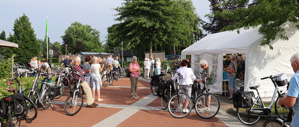 Fiets4Daagse onder stralende zon van start
