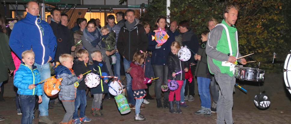 ‘Warme’ optocht van lampions