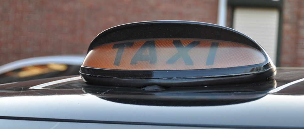 Borne gaat zelf passend taxivervoer inkopen