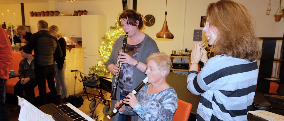 Gezellige drukte op Kerstmarkt Sindron
