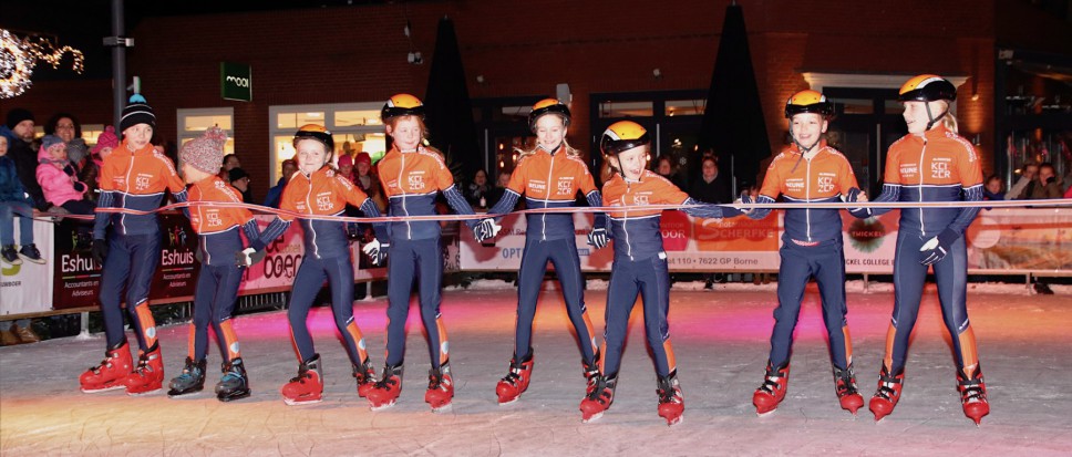 IJsbaan Borne van start
