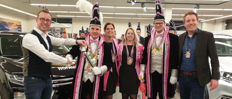 Stadsprins Maikel heeft zijn hofauto