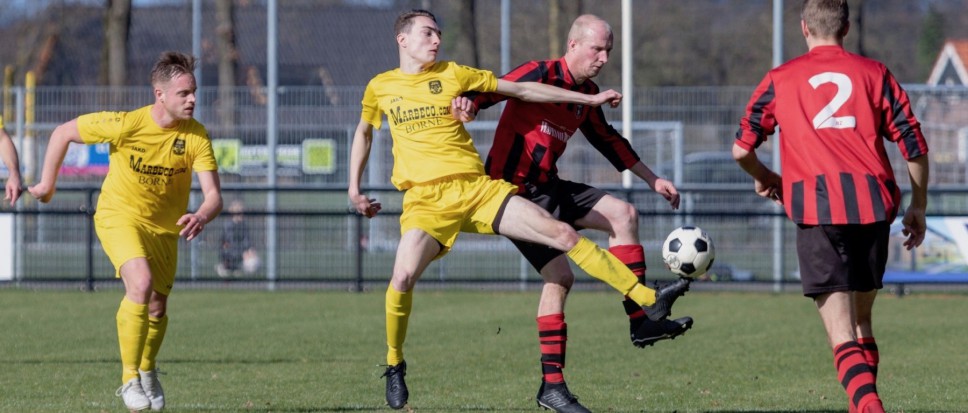 Borne wint verdiend van Rood Zwart