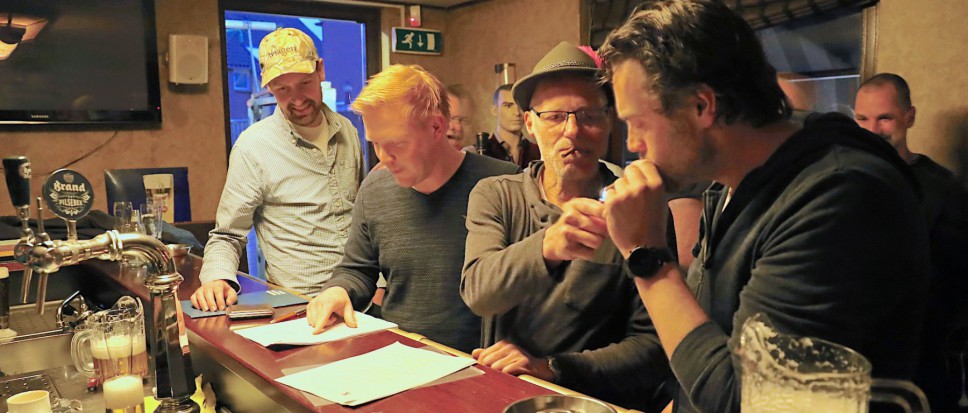 Ouwe hap Angorageiten schietend verder