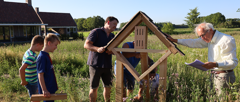 Hertme heeft twee nieuwe insectenhotels