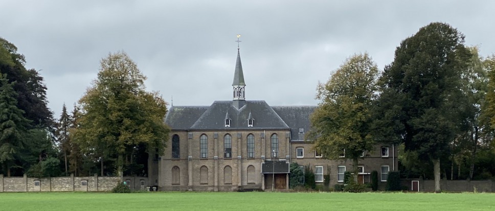 Carmelitessen verlaten klooster