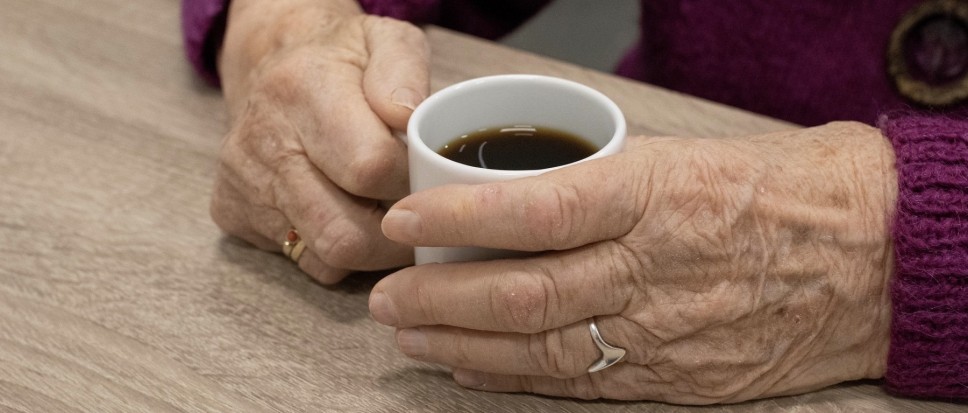 Samen koffiedrinken, neem je eigen kopje mee