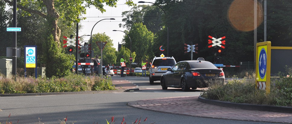 Verkeersregelaars bij spoor toch niet wegbezuinigd